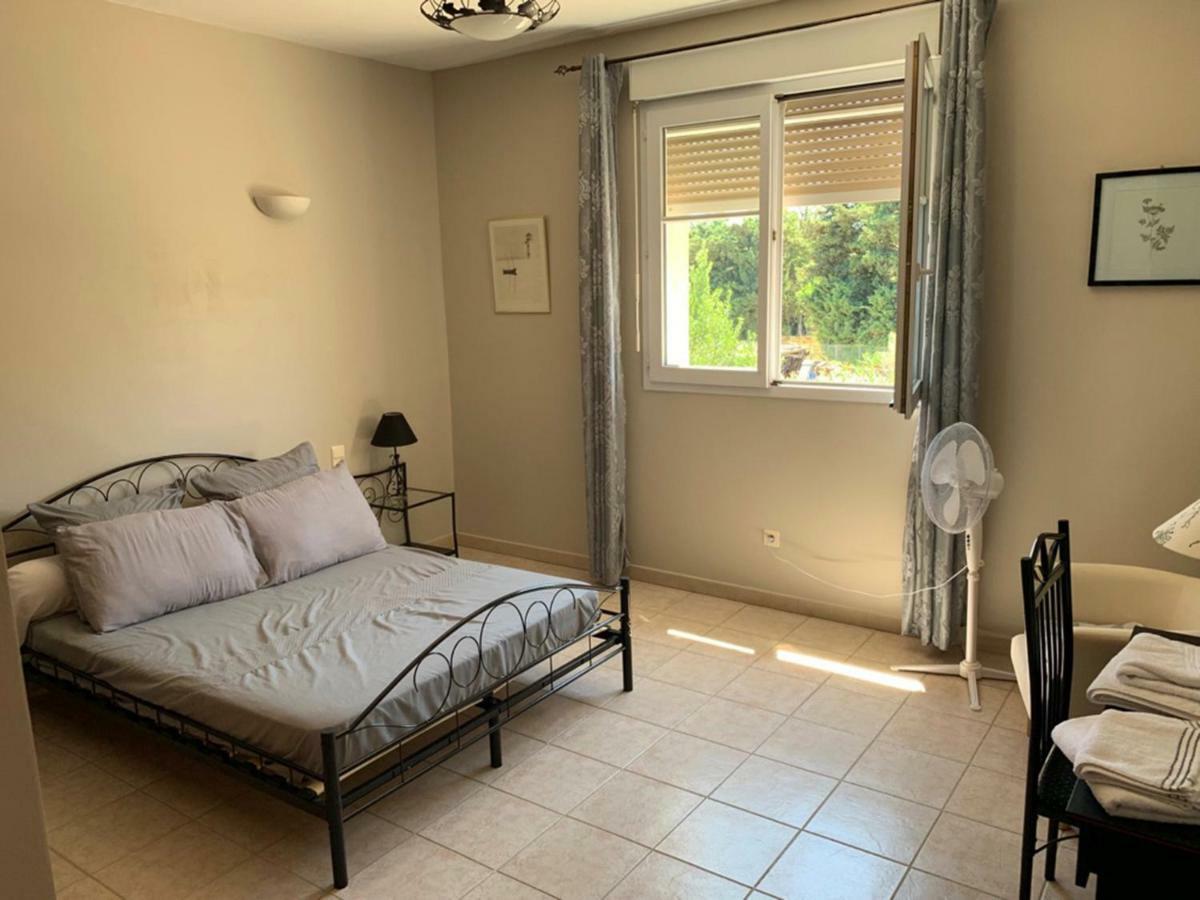 Appartement Salvaterra Sauveterre (Gard) Exterior foto