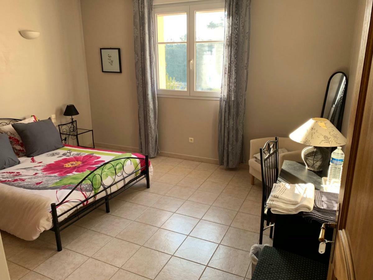 Appartement Salvaterra Sauveterre (Gard) Exterior foto