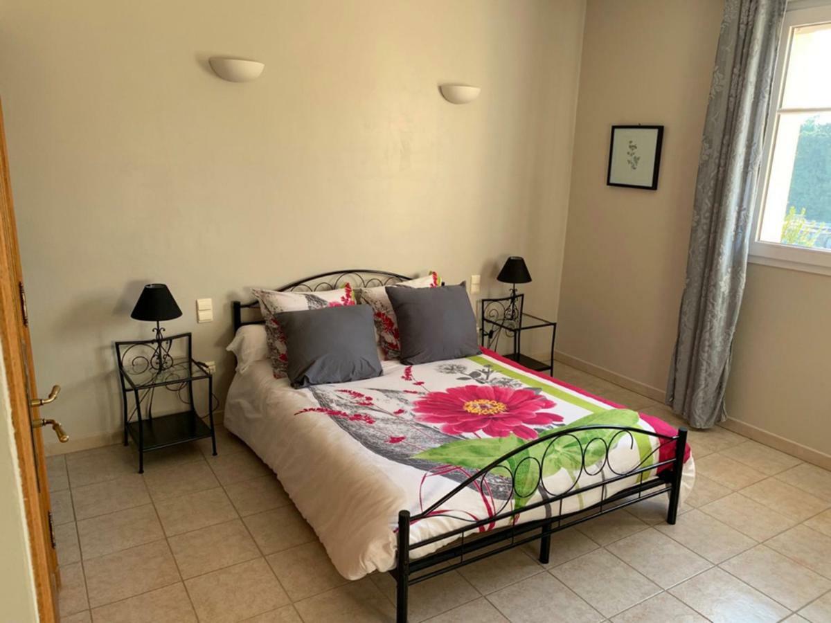 Appartement Salvaterra Sauveterre (Gard) Exterior foto